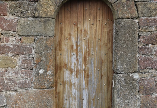 Porte de la chapelle Saint-Sauveur d'Iraty