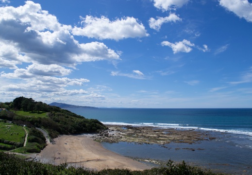 plage de zenitz et montagne jaizkibel